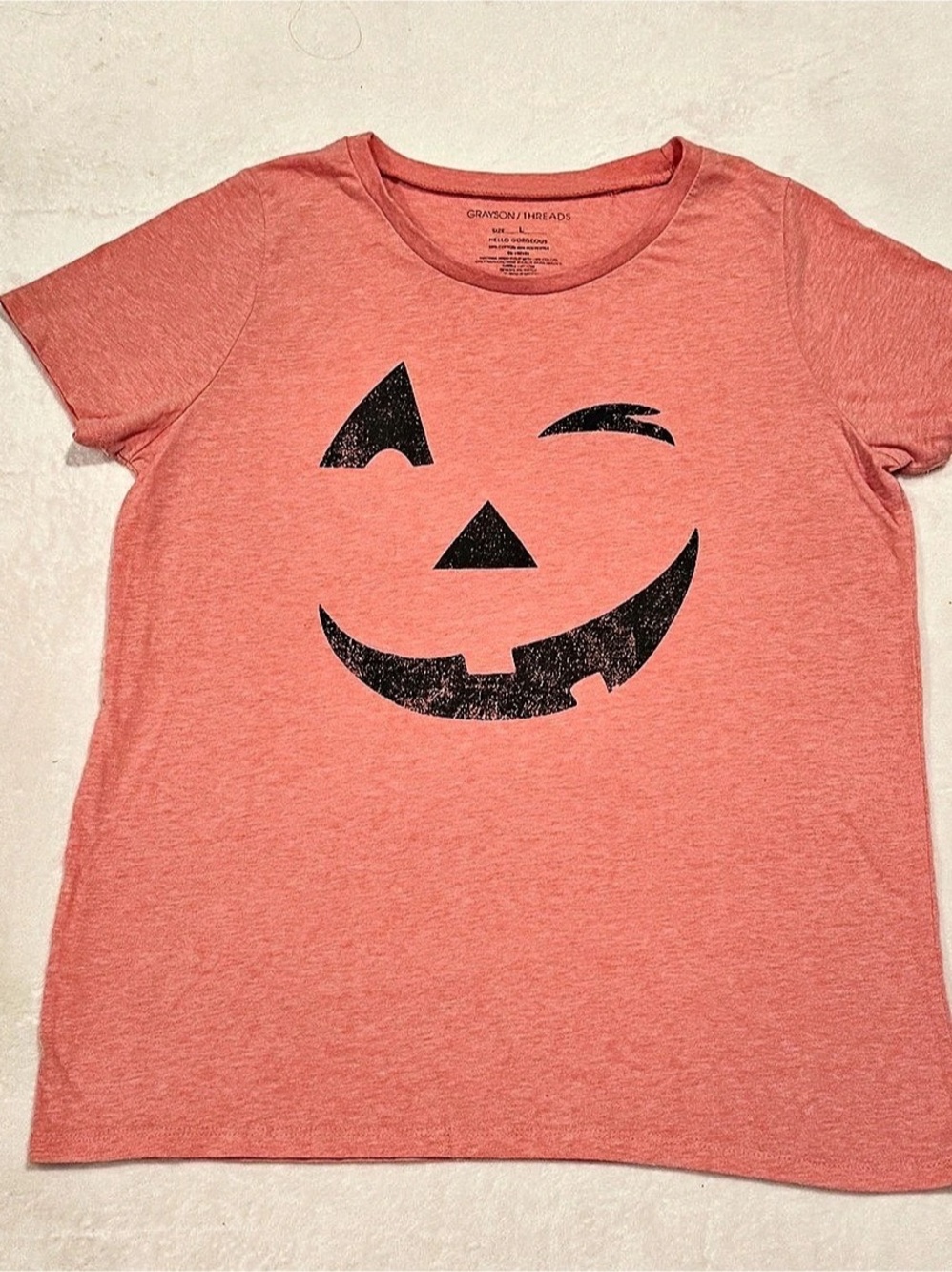 Sz large Women’s Winking Pumpkin Short Sleeve Tee Size